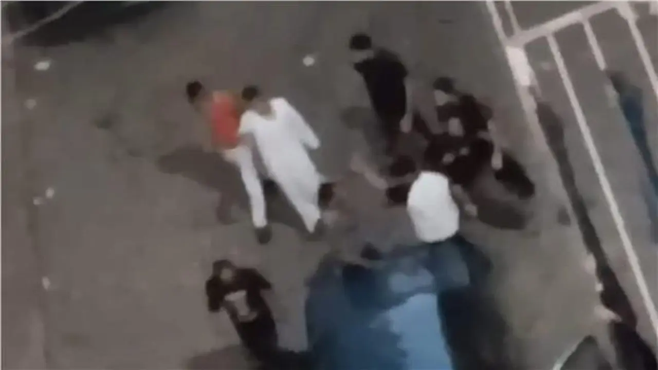 ضبط 4 طلاب في نجع حمادي بتهمة احتجاز لص سرق هاتفًا محمولًا